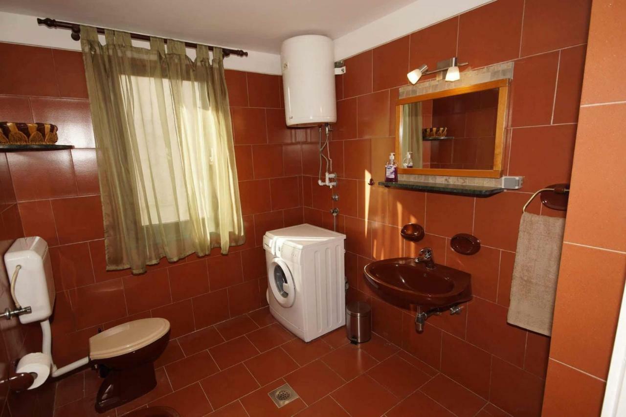Ferienwohnung Apartman Eric Pula Exterior foto