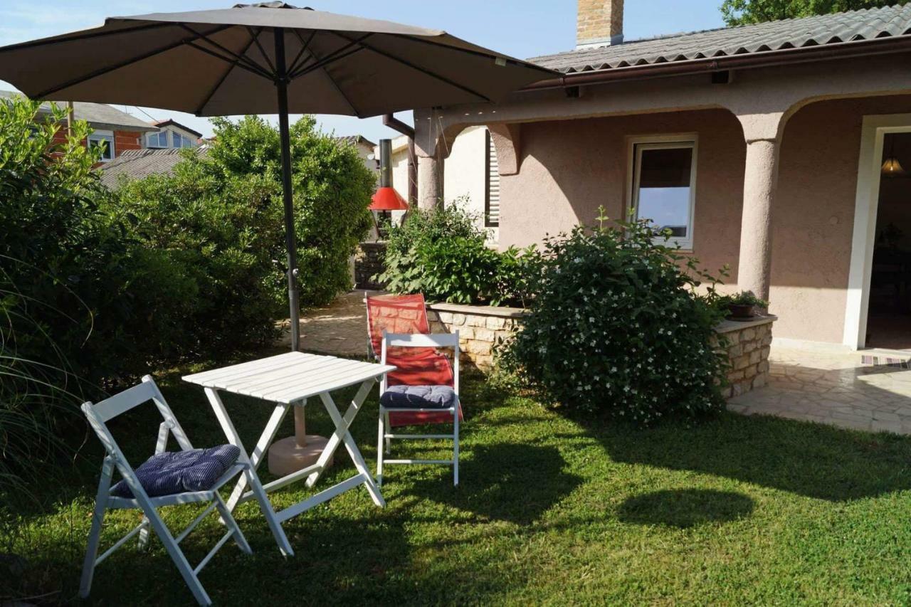 Ferienwohnung Apartman Eric Pula Exterior foto